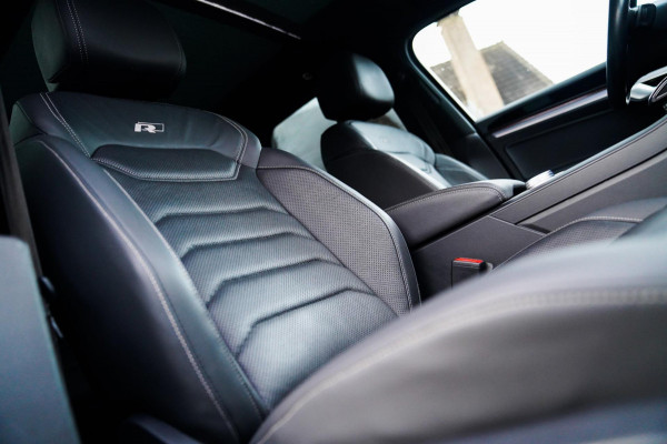 Volkswagen Touareg 3.0 TDI R-Line | 360 cam | Panorama | Massagestoelen | LED | Park assist | Luchtvering | NAP | Stoelventilatie
