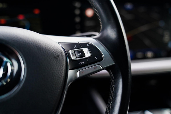 Volkswagen Touareg 3.0 TDI R-Line | 360 cam | Panorama | Massagestoelen | LED | Park assist | Luchtvering | NAP | Stoelventilatie