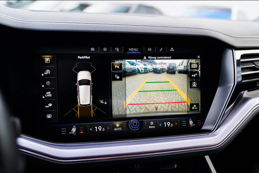Volkswagen Touareg 3.0 TDI R-Line | 360 cam | Panorama | Massagestoelen | LED | Park assist | Luchtvering | NAP | Stoelventilatie