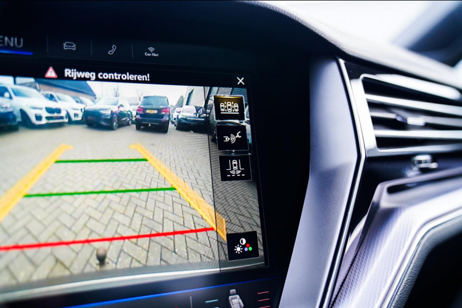 Volkswagen Touareg 3.0 TDI R-Line | 360 cam | Panorama | Massagestoelen | LED | Park assist | Luchtvering | NAP | Stoelventilatie