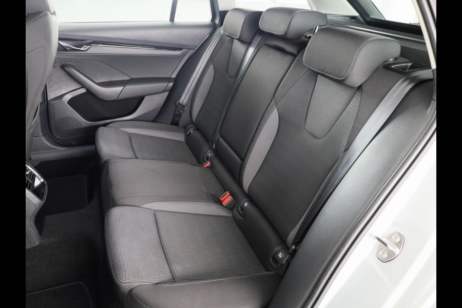 Škoda Octavia Combi 1.0 TSI Business Edition 110 pk | Verlengde garantie | Navigatie | Parkeersensoren | Apple Carplay/Android Auto | LED koplampen |