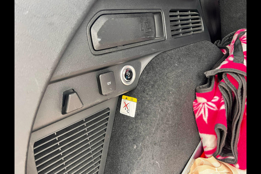 Ford Kuga 1.5 EcoBoost ST-Line X 150pk | Driver Assistance Pack | Wegklapbare Trekhaak | Winterpack | Technology Pack | 1.800kg Trekgewicht