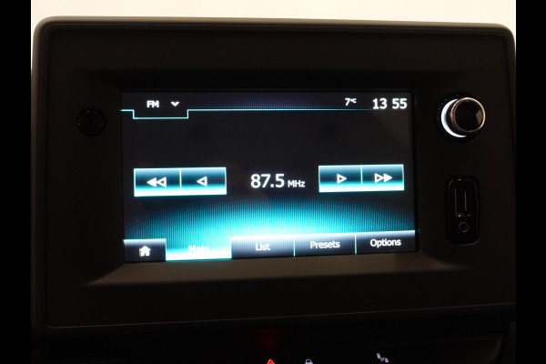 Renault Master T33 2.3 dCi 135PK L2H2 BPM VRIJ! Airco Cruise control Parkeersensoren Navigatie Trekhaak Prijs