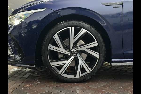 Volkswagen Golf Variant 1.5 eTSI R-Line Panoramadak, Keyless entry, Camera, LED pakket