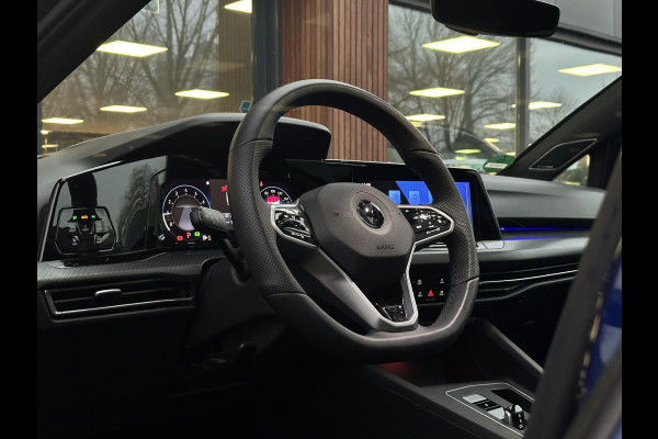 Volkswagen Golf Variant 1.5 eTSI R-Line Panoramadak, Keyless entry, Camera, LED pakket