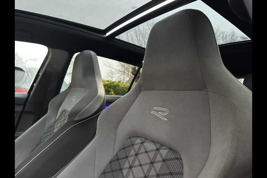Volkswagen Golf Variant 1.5 eTSI R-Line Panoramadak, Keyless entry, Camera, LED pakket