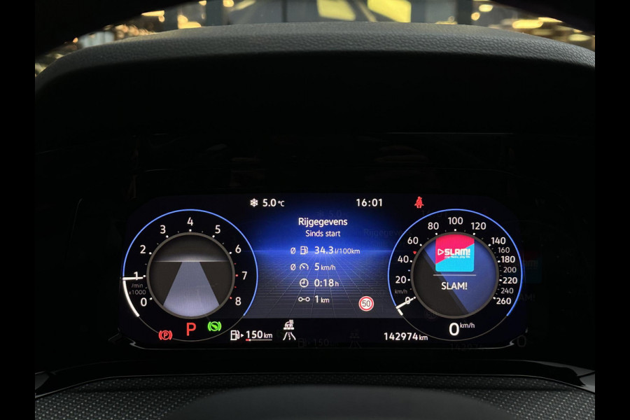 Volkswagen Golf Variant 1.5 eTSI R-Line Panoramadak, Keyless entry, Camera, LED pakket