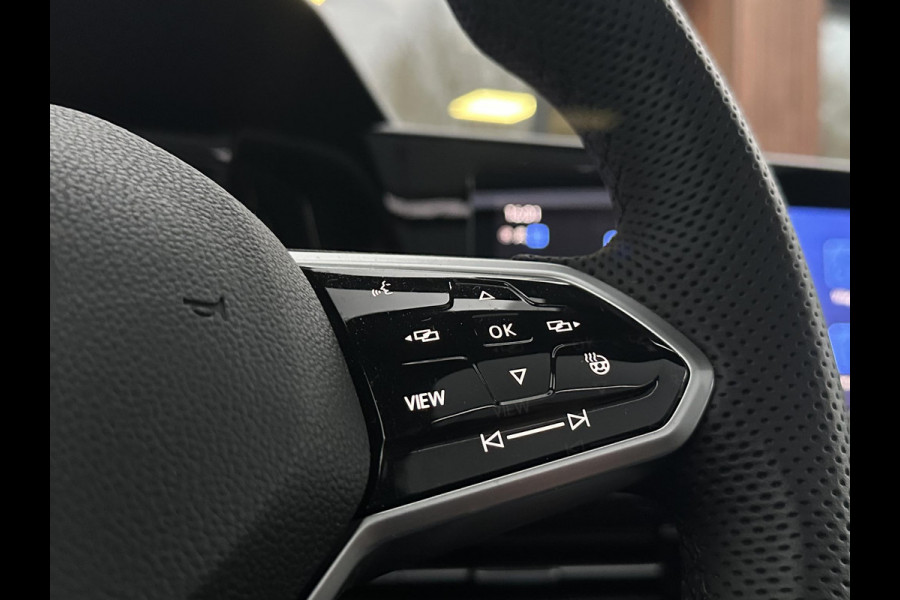 Volkswagen Golf Variant 1.5 eTSI R-Line Panoramadak, Keyless entry, Camera, LED pakket