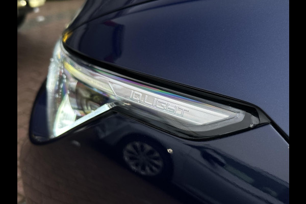 Volkswagen Golf Variant 1.5 eTSI R-Line Panoramadak, Keyless entry, Camera, LED pakket