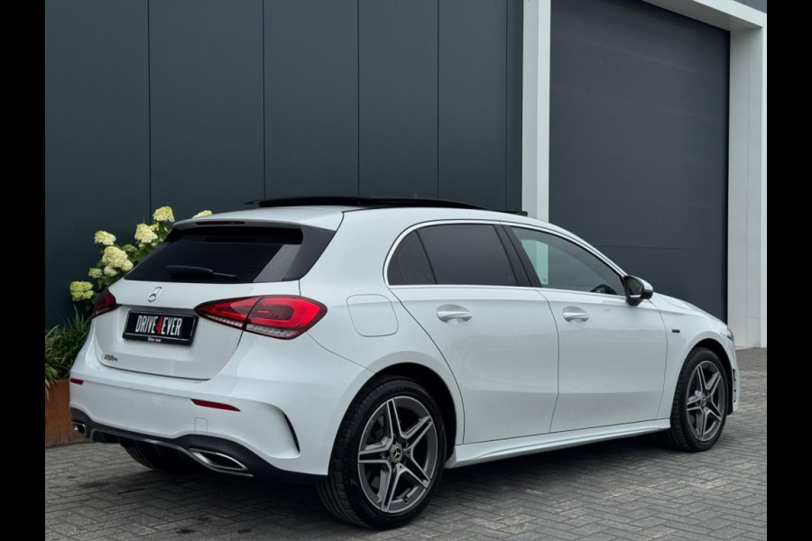 Mercedes-Benz A-Klasse 250 e AMG Line FULL PANO SFEER ECC PDC SPORTVELGEN NAVI