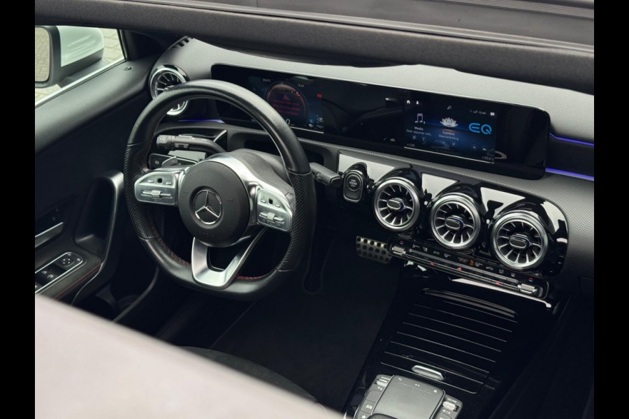Mercedes-Benz A-Klasse 250 e AMG Line FULL PANO SFEER ECC PDC SPORTVELGEN NAVI