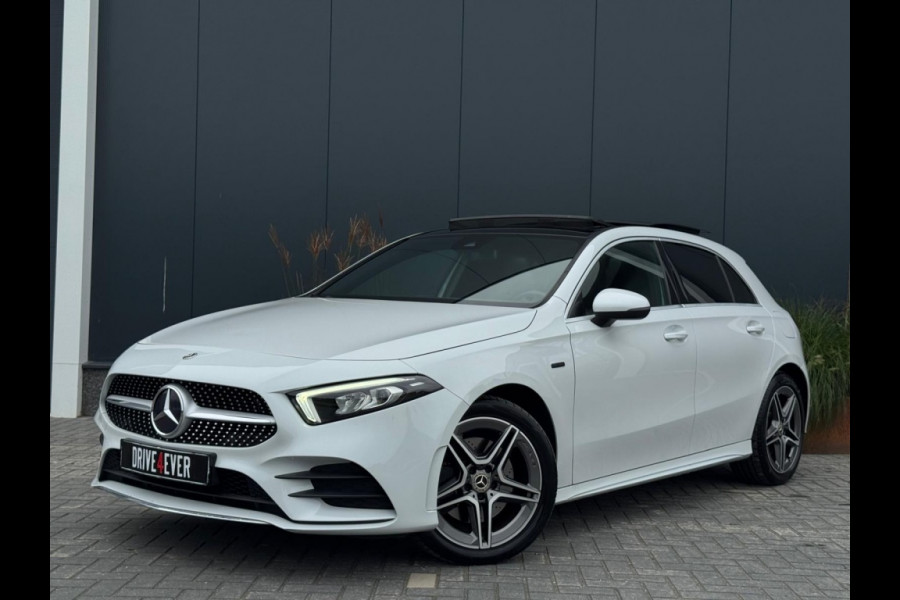 Mercedes-Benz A-Klasse 250 e AMG Line FULL PANO SFEER ECC PDC SPORTVELGEN NAVI