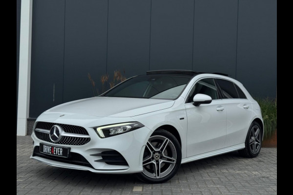 Mercedes-Benz A-Klasse 250 e AMG Line FULL PANO SFEER ECC PDC SPORTVELGEN NAVI