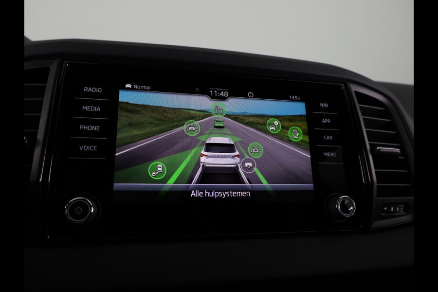 Škoda Karoq Sportline Business 1.5 TSI 150 pk 7 versn. DSG | Wegklapbare trekhaak | Travel Assist Pakket Plus