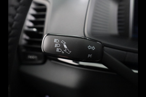 Škoda Karoq Sportline Business 1.5 TSI 150 pk 7 versn. DSG | Wegklapbare trekhaak | Travel Assist Pakket Plus