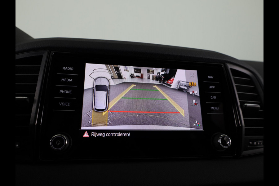 Škoda Karoq Sportline Business 1.5 TSI 150 pk 7 versn. DSG | Wegklapbare trekhaak | Travel Assist Pakket Plus