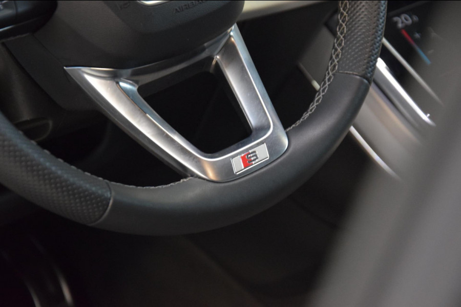 Audi Q8 55 TFSI Quattro Pro Line S *S-Line*|Panoramadak|Dealer onderhouden|ACC|