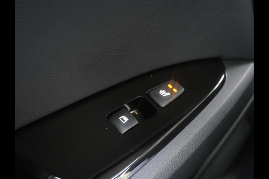 Kia Sportage 1.6 T-GDi Plug-in Hybrid AWD DynamicPlusLine | Schuif/kantel | Navi | Camera | Stoel/stuur verwarming | Elektrische stoelen