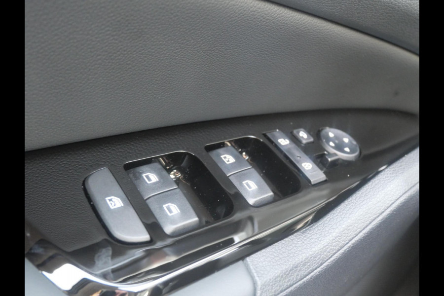 Kia Sportage 1.6 T-GDi Plug-in Hybrid AWD DynamicPlusLine | Schuif/kantel | Navi | Camera | Stoel/stuur verwarming | Elektrische stoelen