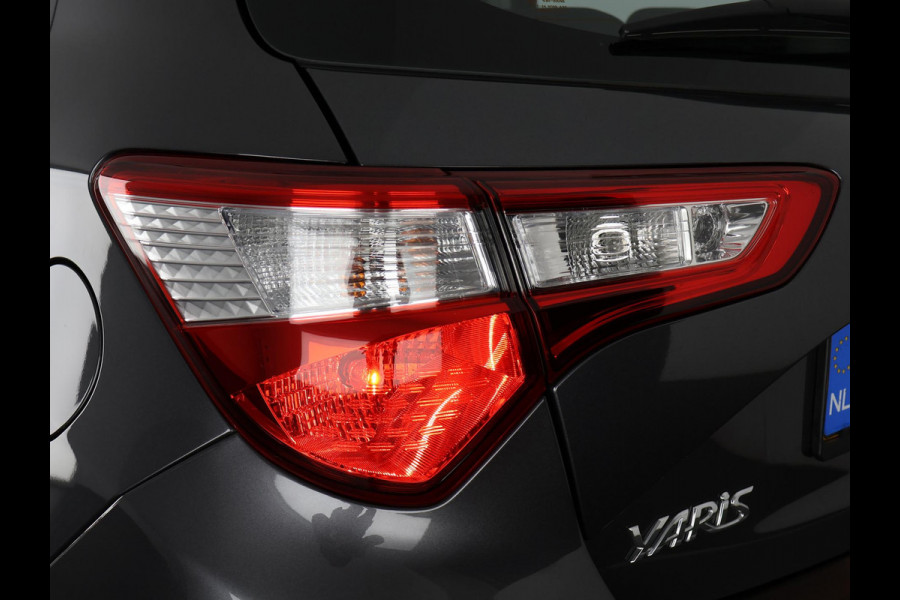 Toyota Yaris 1.5 HYBRID ACTIVE AUTOMAAT GARANTIE 8-2030! 100% ONDERHOUDEN . CAMERA . CRUISE CONTROL . ELEKTRISCHE RAMEN VOOR