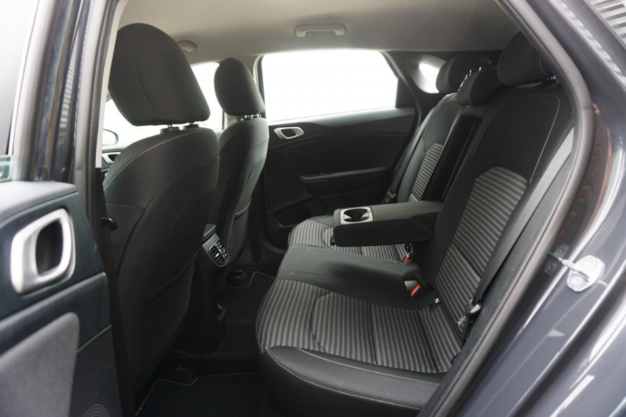 Kia Ceed 1.0 T-GDi 120PK DynamicLine/Geen Importauto/ All-Seasonbanden.