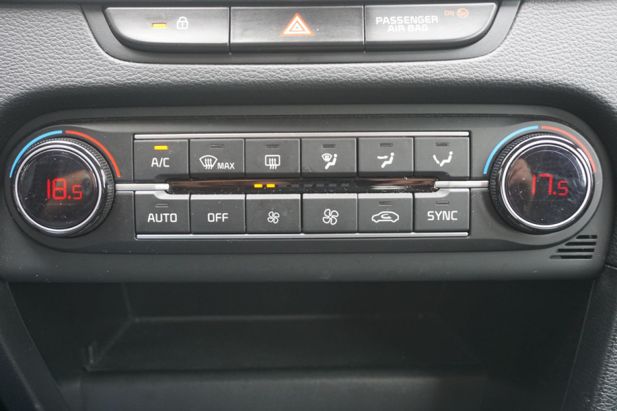 Kia Ceed 1.0 T-GDi 120PK DynamicLine/Geen Importauto/ All-Seasonbanden.