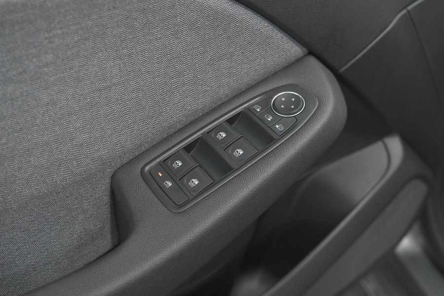 Renault Clio TCe 90 Techno | 360 Camera | Adaptieve Cruise Control | 9.3 Inch Groot Scherm