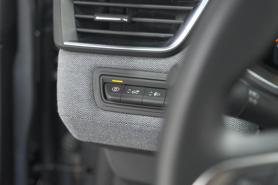 Renault Clio TCe 90 Techno | 360 Camera | Adaptieve Cruise Control | 9.3 Inch Groot Scherm