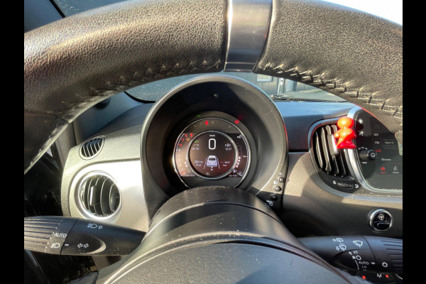 Fiat 500 1.0 Hybrid Rockstar | Panoramadak | Cruise control | Carplay/Android | Wordt verwacht, bel voor het maken van een afspraak!