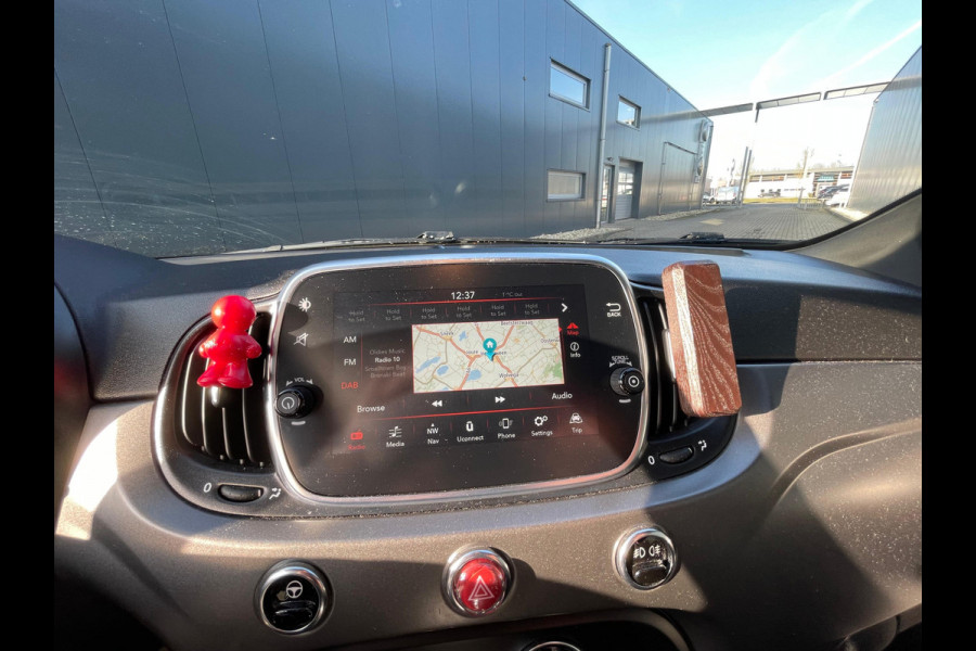 Fiat 500 1.0 Hybrid Rockstar | Panoramadak | Cruise control | Carplay/Android | Wordt verwacht, bel voor het maken van een afspraak!