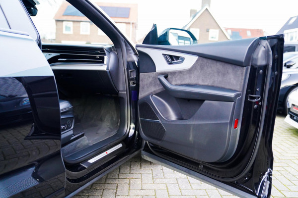 Audi Q8 60 TFSI e quattro Competition | Achterbank Verwarming | Stuurwiel Verwarming | Bang & Olufsen