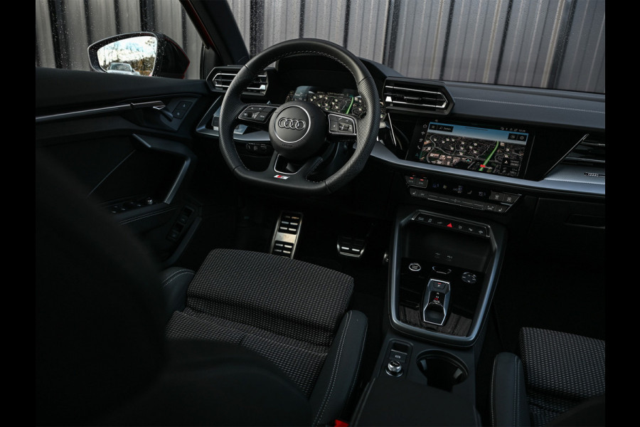Audi A3 Sportback 45 TFSI e S EDITION COMPETITION | BLACK OPTIC | MATRIX LED | KEYLESS | VIRTUAL COCKPIT | PANORAMADAK | AMBIANCE INTERI
