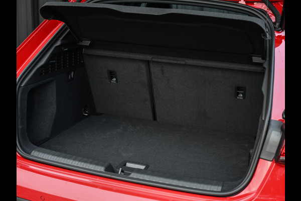 Audi A3 Sportback 45 TFSI e S EDITION COMPETITION | BLACK OPTIC | MATRIX LED | KEYLESS | VIRTUAL COCKPIT | PANORAMADAK | AMBIANCE INTERI