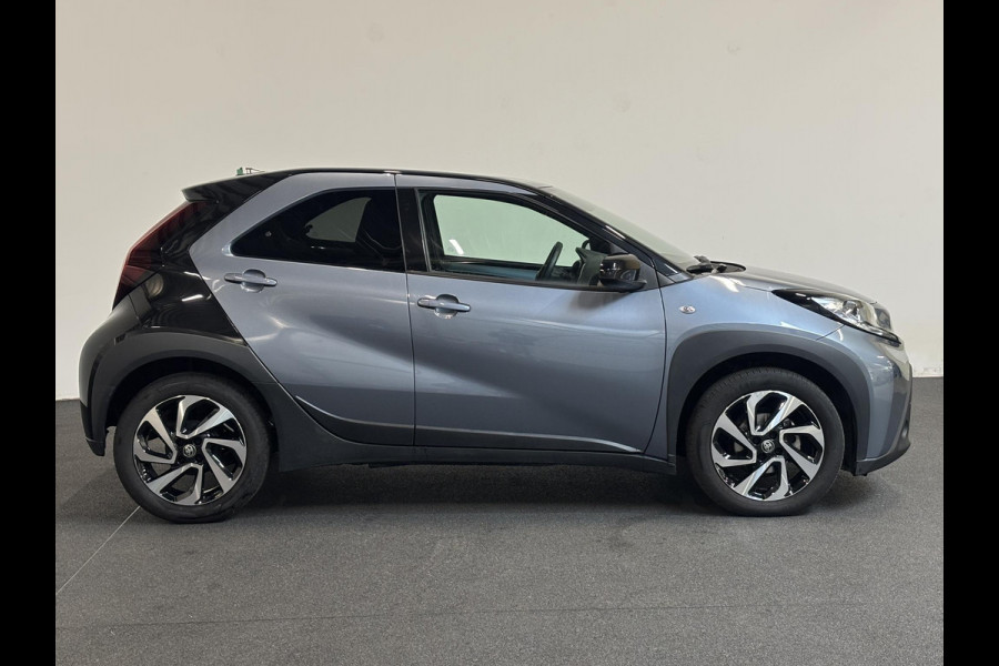 Toyota Aygo X 1.0 VVT-i Automaat Pulse Navigatie Apple Carplay/Android Auto Camera Climate Control Adaptive Cruise Control Two Tone