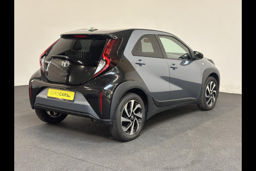 Toyota Aygo X 1.0 VVT-i Automaat Pulse Navigatie Apple Carplay/Android Auto Camera  Climate Control Adaptive Cruise Control Two Tone
