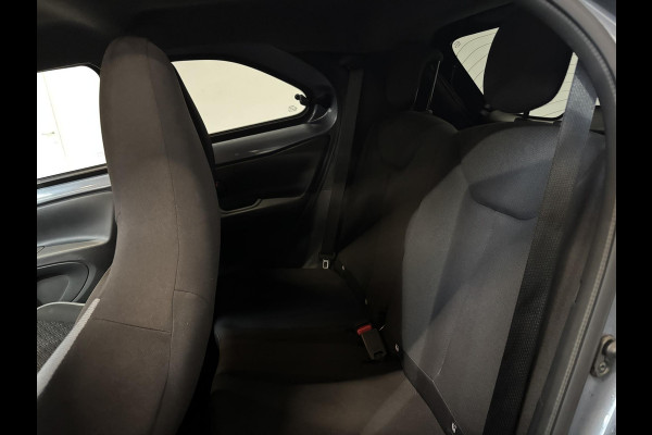 Toyota Aygo X 1.0 VVT-i Automaat Pulse Navigatie Apple Carplay/Android Auto Camera  Climate Control Adaptive Cruise Control Two Tone