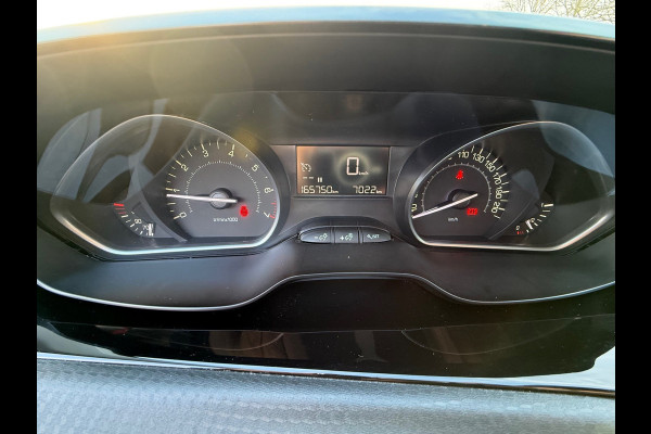 Peugeot 2008 1.2 PureTech Signature | CARPLAY | HOGE INSTAP | CRUISE CONTROL | CAMERA | NAVI |