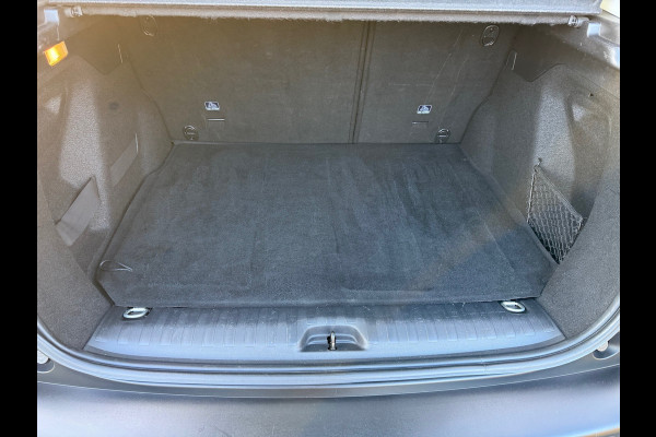 Peugeot 2008 1.2 PureTech Signature | CARPLAY | HOGE INSTAP | CRUISE CONTROL | CAMERA | NAVI |