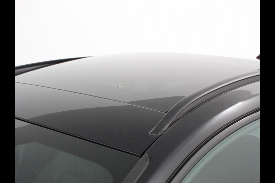 Ford FOCUS Wagon 1.0 EcoBoost 125pk mhev ST Line X | Panorama dak | Navigatie Groot scherm | Apple Carplay/Android Auto | Parkeersensoren | Camera | Driver Assistance Pack | Winter Pack | LED-koplampen | Panoramadak | Virtual Cockpit | All seasonbanden