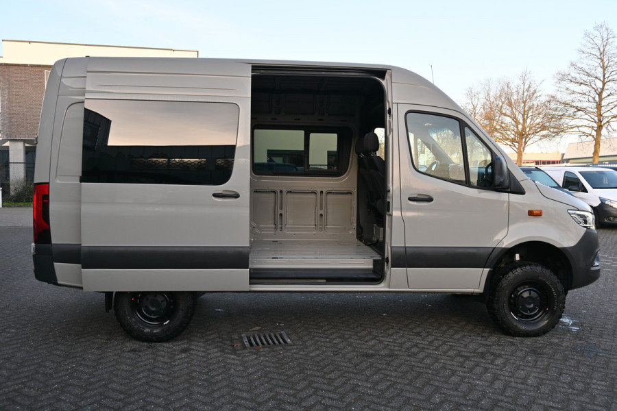 Mercedes-Benz Sprinter 319 CDI 4x4 L2H2 AWD Draaistoelen, MBUX 10.25 met 360 graden camera, LED, Etc.