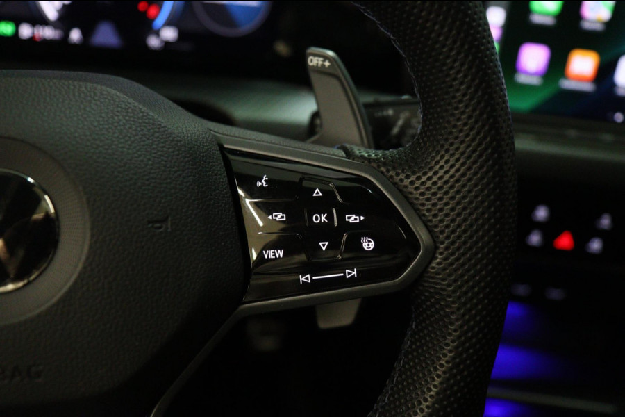 Volkswagen Golf 2.0 TSI R 4Motion /PERFORMANCE/AKRAP/PANO/HUD/IQ/H-K/VOL