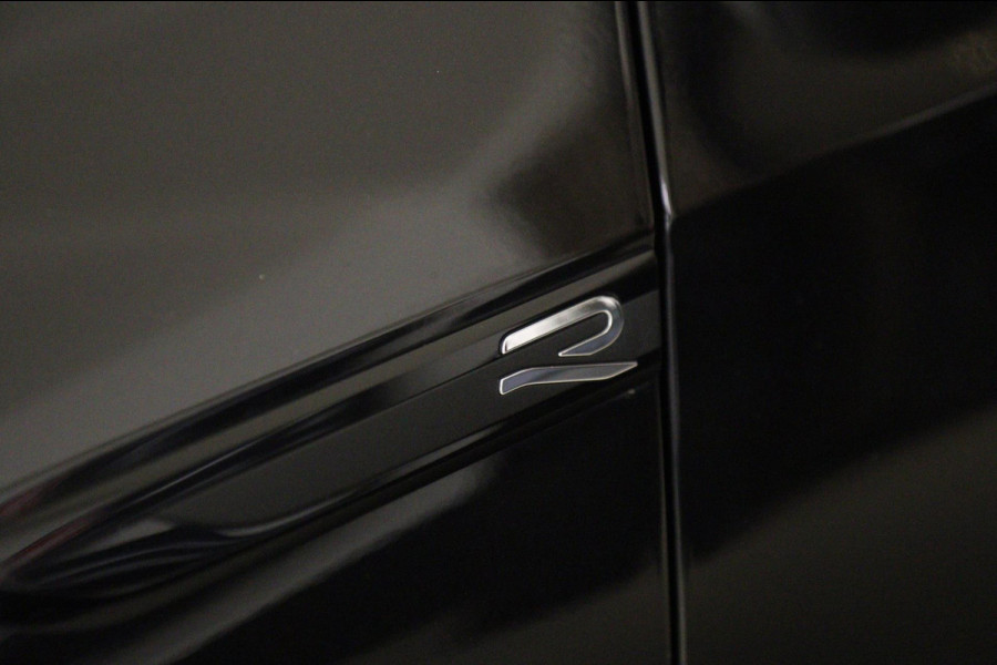 Volkswagen Golf 2.0 TSI R 4Motion /PERFORMANCE/AKRAP/PANO/HUD/IQ/H-K/VOL