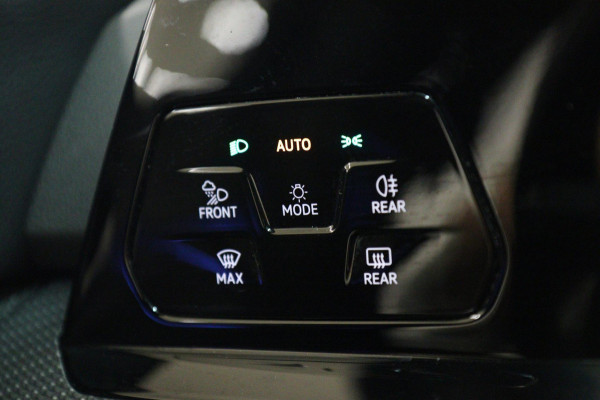 Volkswagen Golf 2.0 TSI R 4Motion /PERFORMANCE/AKRAP/PANO/HUD/IQ/H-K/VOL