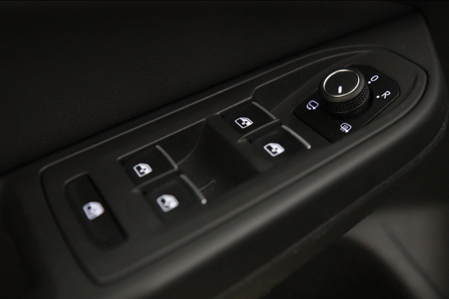 Volkswagen Golf 2.0 TSI R 4Motion /PERFORMANCE/AKRAP/PANO/HUD/IQ/H-K/VOL