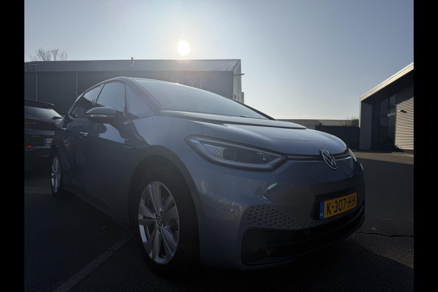 Volkswagen ID.3 Business 58 kWh ORIGINEEL NL / NAP | STOEL- & STUURVERWARMING | ADAPTIEVE CRUISE | CAMERA | MATRIX LED | RIJKLAAR MET 12 MND BOVAG