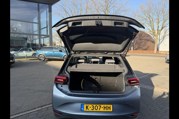 Volkswagen ID.3 Business 58 kWh ORIGINEEL NL / NAP | STOEL- & STUURVERWARMING | ADAPTIEVE CRUISE | CAMERA | MATRIX LED | RIJKLAAR MET 12 MND BOVAG