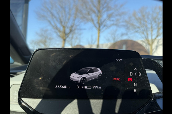 Volkswagen ID.3 Business 58 kWh ORIGINEEL NL / NAP | STOEL- & STUURVERWARMING | ADAPTIEVE CRUISE | CAMERA | MATRIX LED | RIJKLAAR MET 12 MND BOVAG