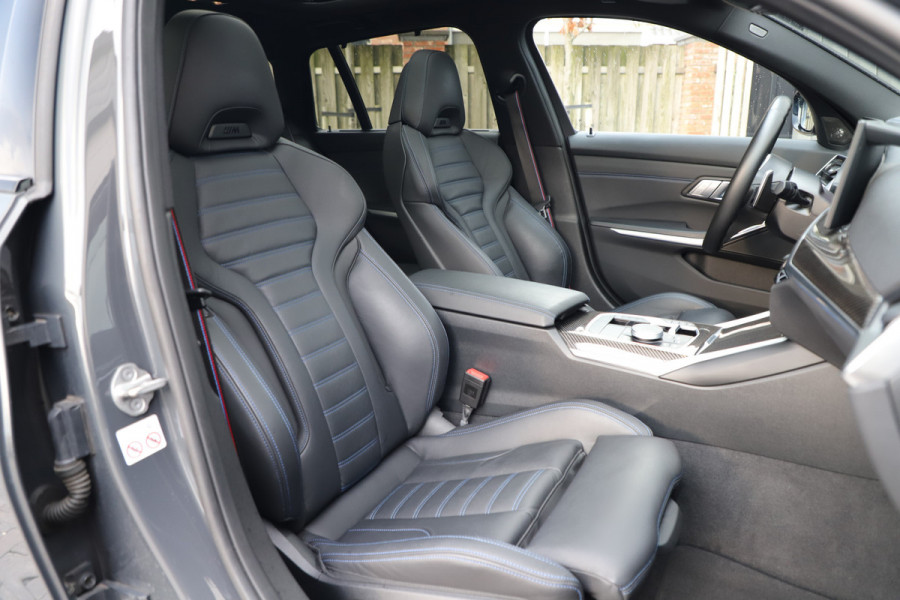 BMW 3 Serie Touring 330e xDrive M-Sport | 292PK | Head-up | Keyless-go | Carbon | Sport-stoelen | Harman/Kardon | Sfeerverlichting | Stuurwi