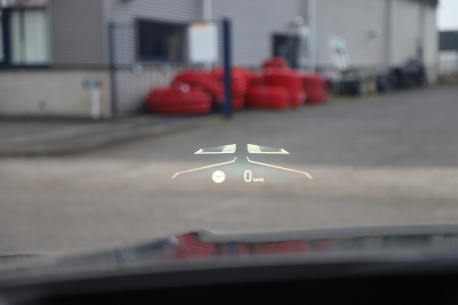 BMW 3 Serie Touring 330e xDrive M-Sport | 292PK | Head-up | Keyless-go | Carbon | Sport-stoelen | Harman/Kardon | Sfeerverlichting | Stuurwi