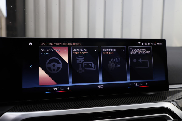 BMW 3 Serie Touring 330e xDrive M-Sport | 292PK | Head-up | Keyless-go | Carbon | Sport-stoelen | Harman/Kardon | Sfeerverlichting | Stuurwi